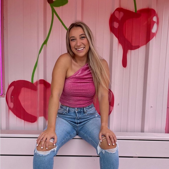 Meet your Posher, Mya - Picture 2 of 2